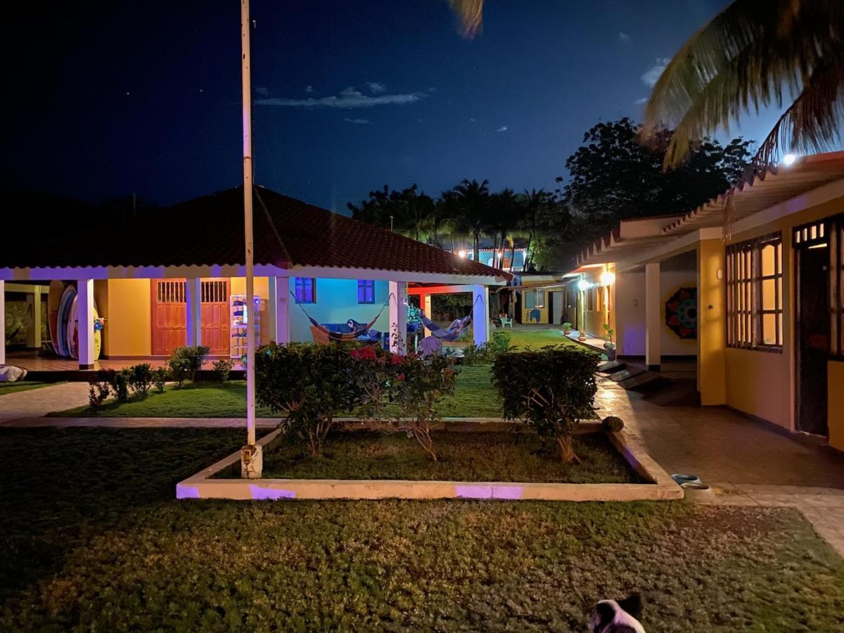 Solid Surf Camp Hostel Nicaragua Transito Kültér fotó