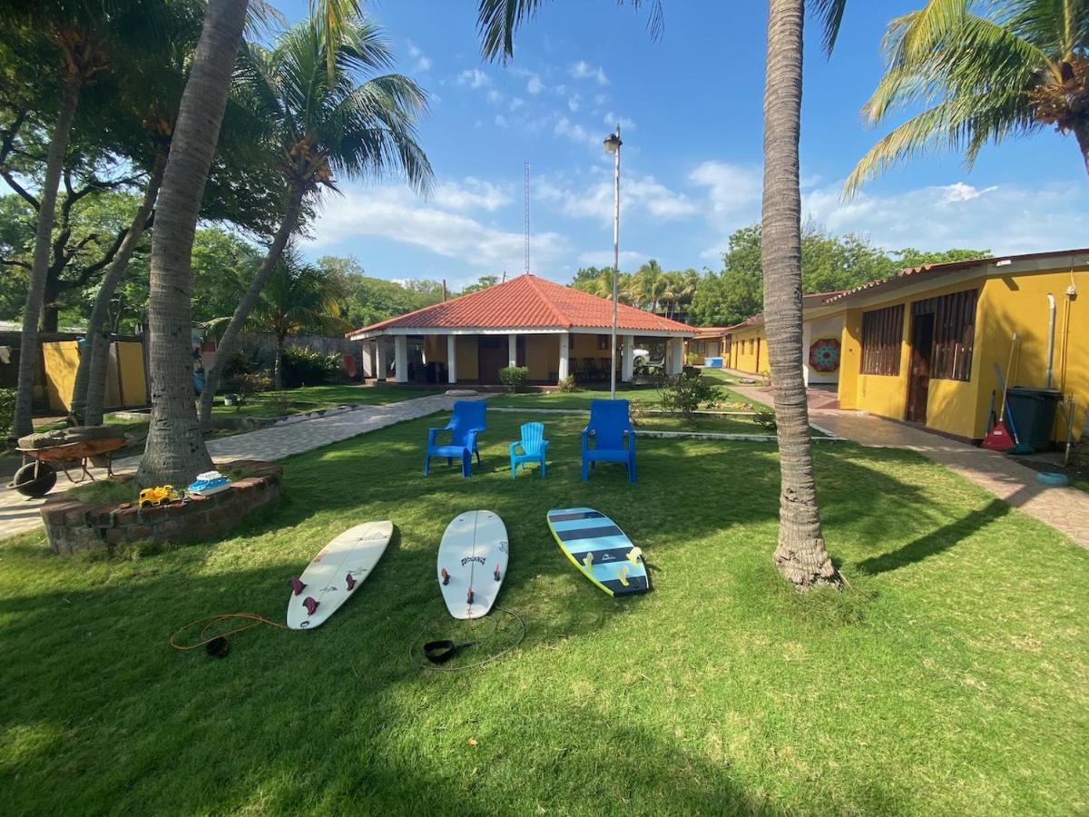 Solid Surf Camp Hostel Nicaragua Transito Kültér fotó